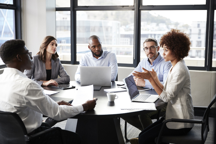 Unused-Desks-and-Crowded-Conference-Rooms